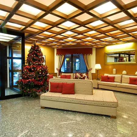 Aparthotel Universo 3*