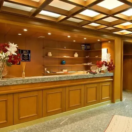 Aparthotel Universo 3*