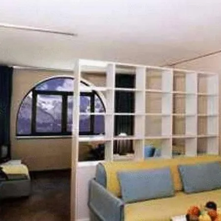 Universo Aparthotel 3*