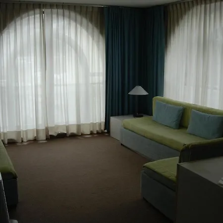 Universo Aparthotel 3*